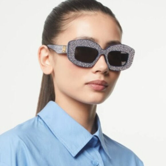 Loewe ANAGRAM LW4114IS Sunglasses – Crystal Studs Blue| Model LW4114IS 90A - Picture 2 of 13
